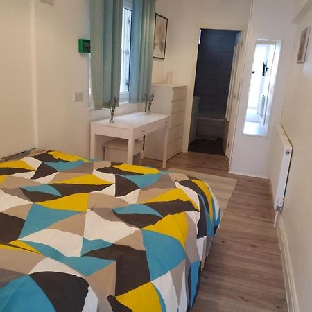 Ferienwohnung Star London Brent Street Cosy 1-Bed Hideaway Hendon Exterior foto
