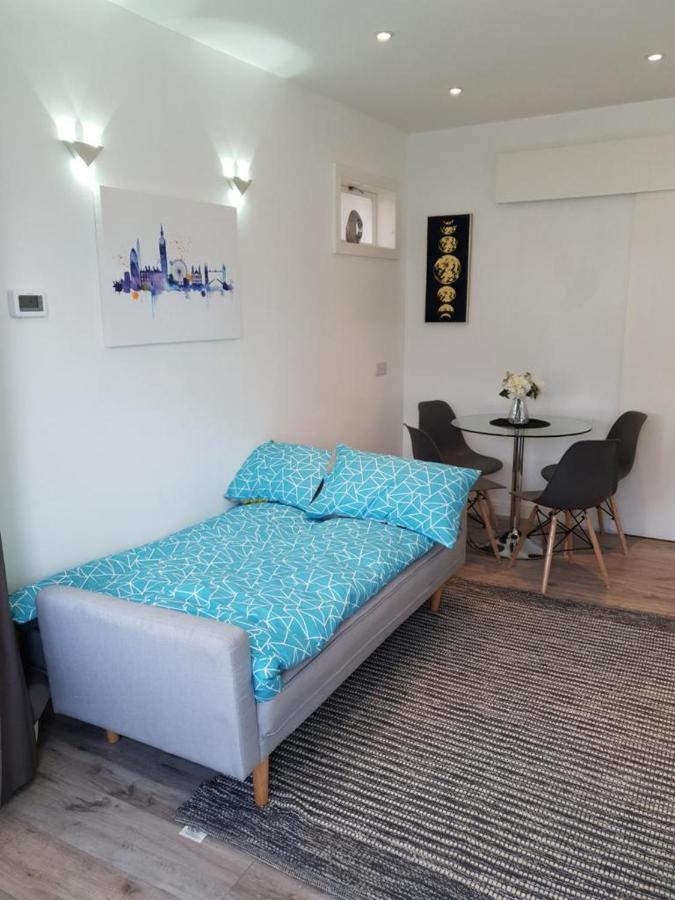 Ferienwohnung Star London Brent Street Cosy 1-Bed Hideaway Hendon Exterior foto