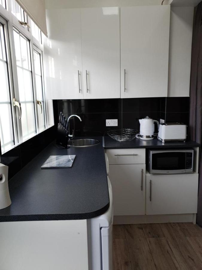 Ferienwohnung Star London Brent Street Cosy 1-Bed Hideaway Hendon Exterior foto