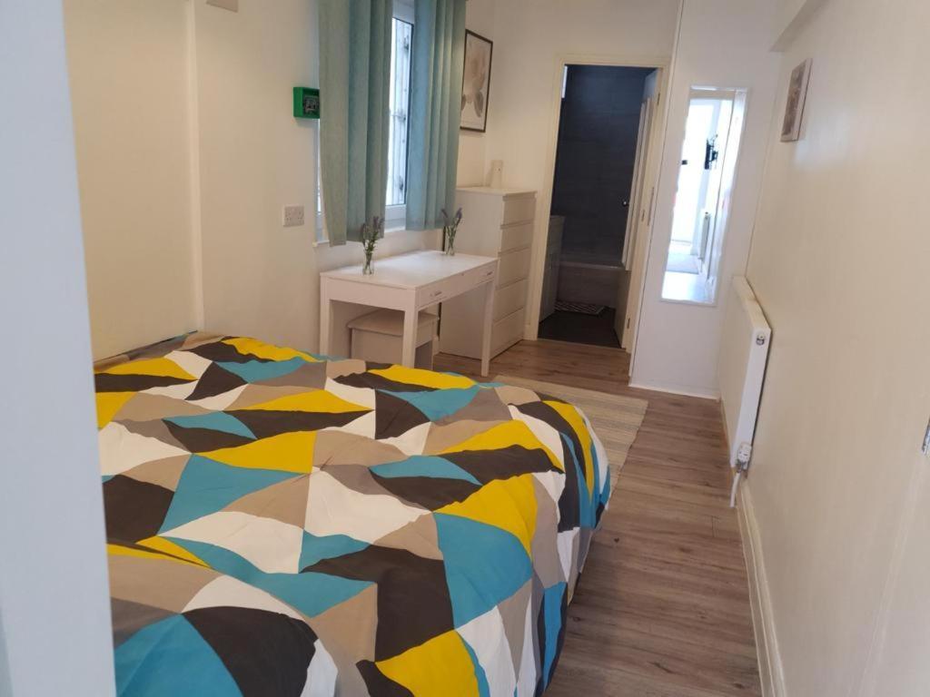 Ferienwohnung Star London Brent Street Cosy 1-Bed Hideaway Hendon Exterior foto