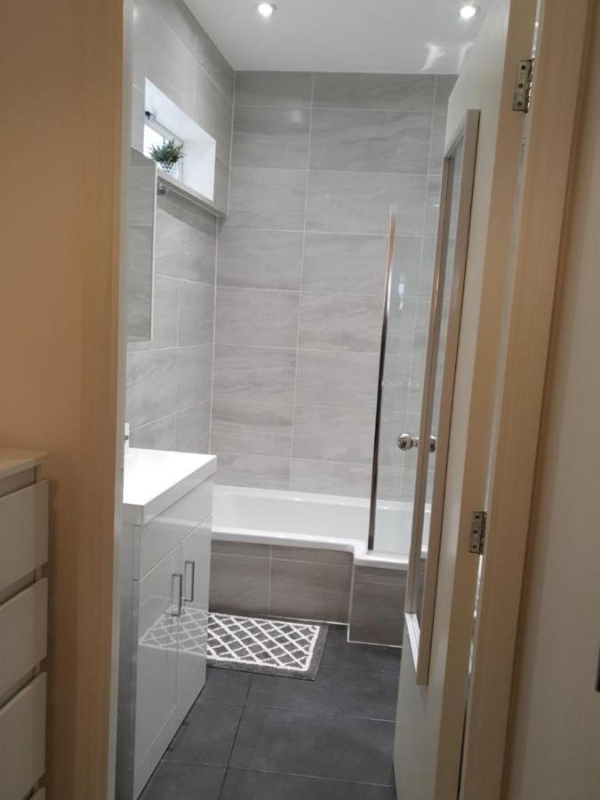 Ferienwohnung Star London Brent Street Cosy 1-Bed Hideaway Hendon Exterior foto